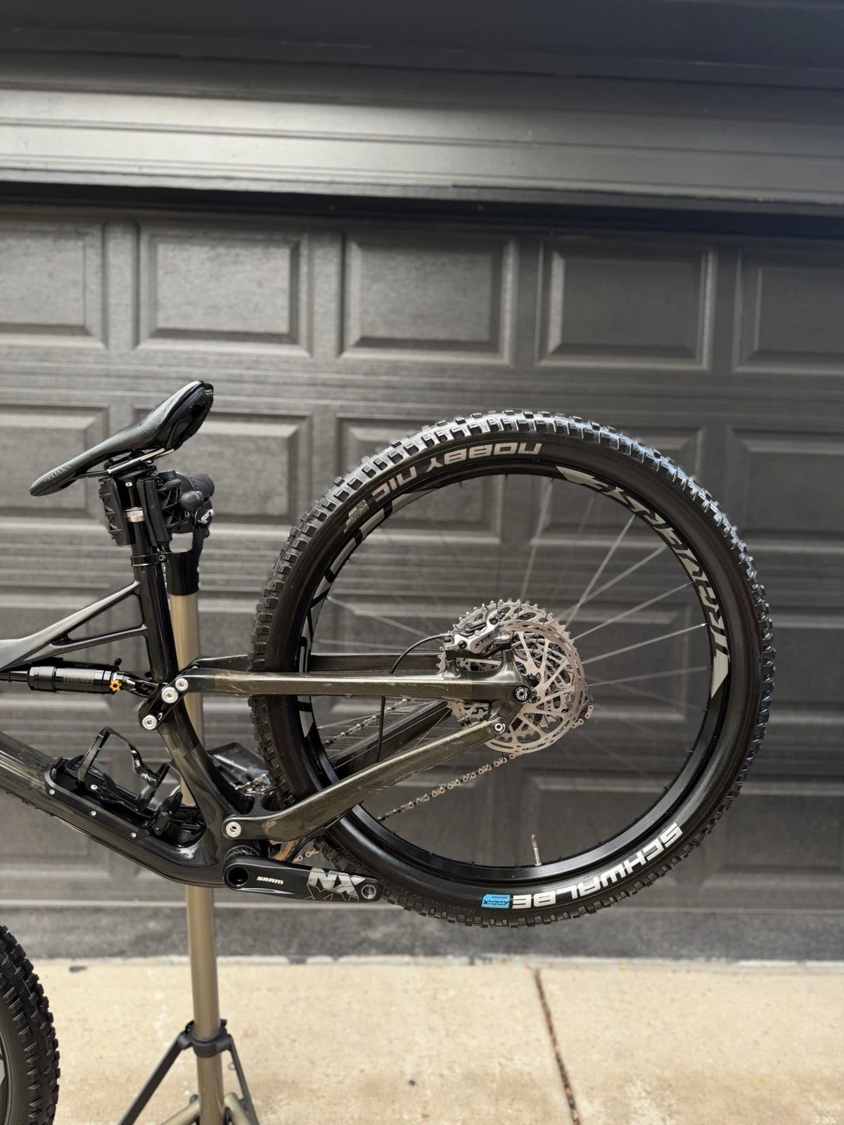 Specialized Stumpjumper FSR Pro Carbon Downhill Bike (2018 Model)
