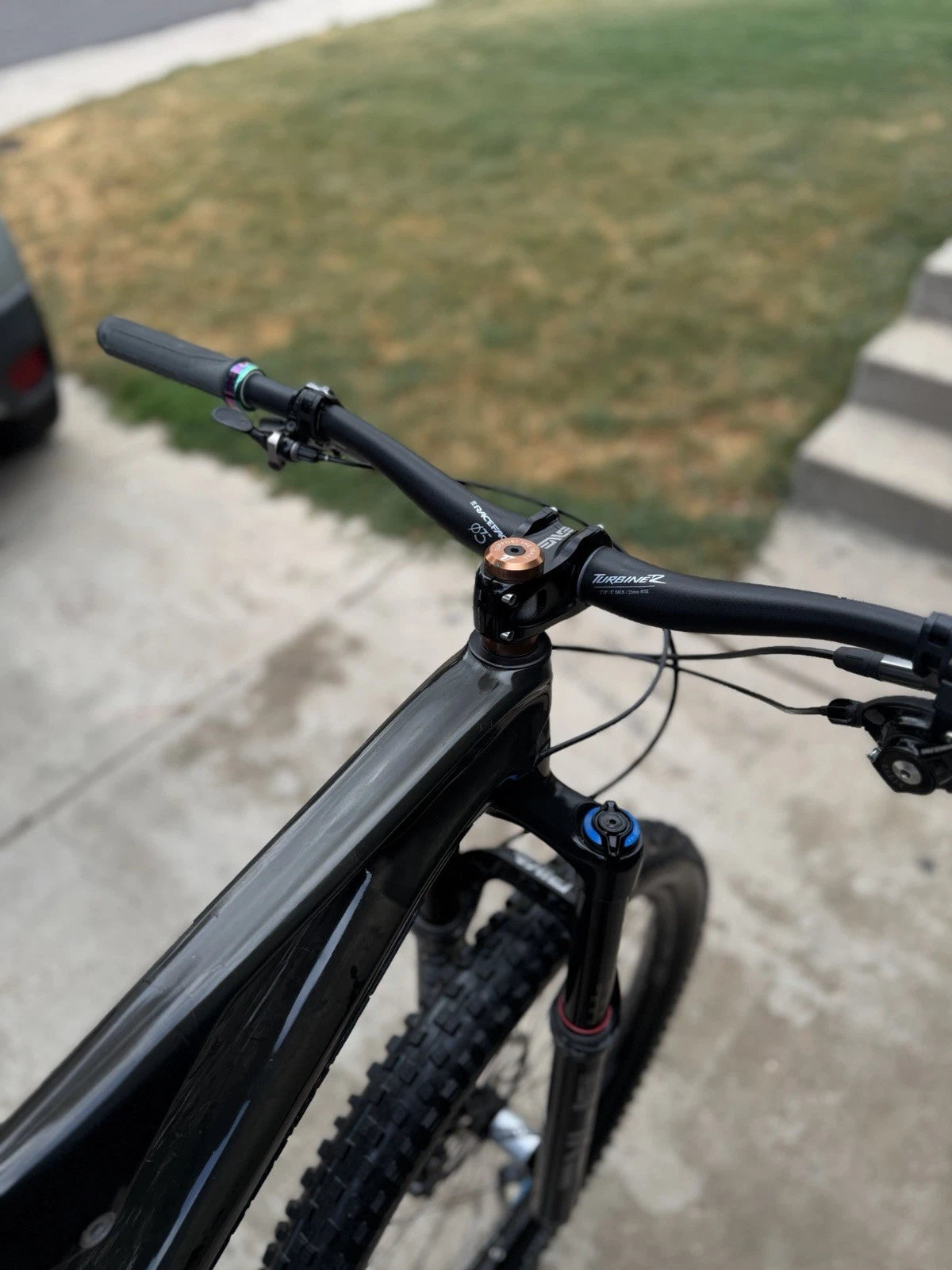 Specialized Stumpjumper FSR Pro Carbon Downhill Bike (2018 Model)