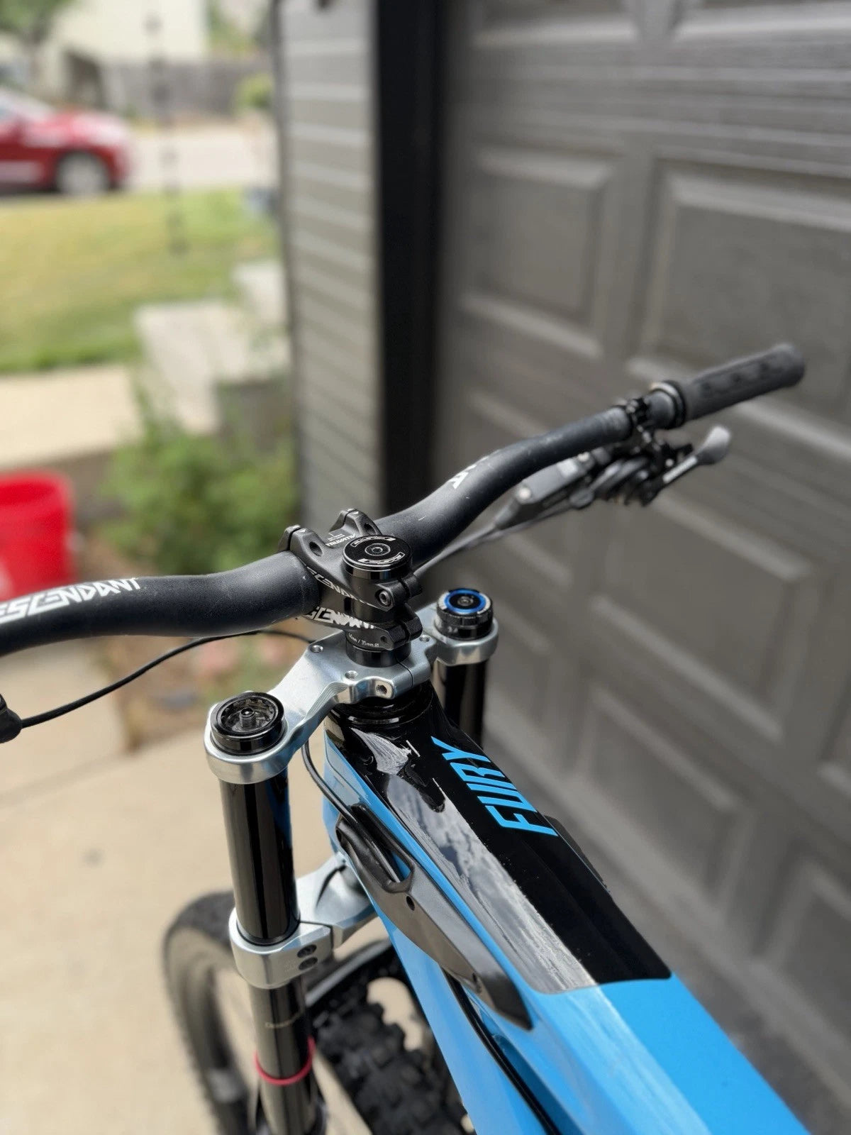 Gt Fury Expert Carbon Downhill Bike Size Large (2022 Model)