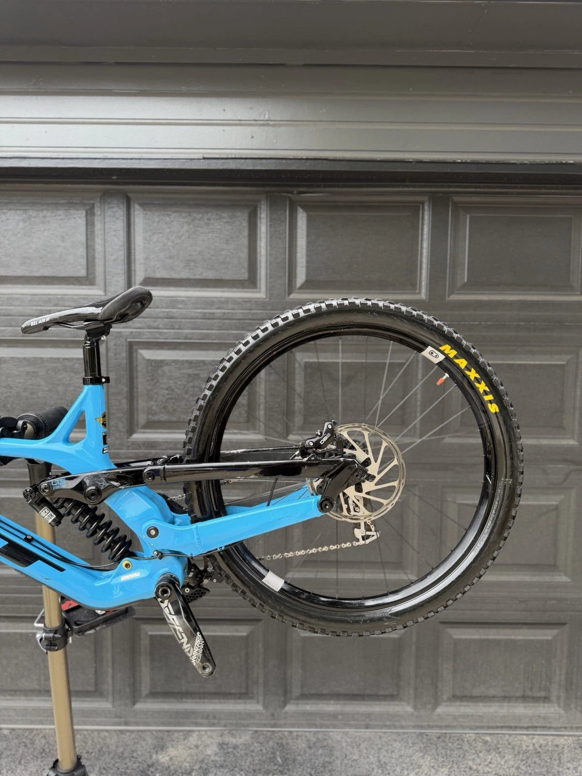 Gt Fury Expert Carbon Downhill Bike Size Large (2022 Model)
