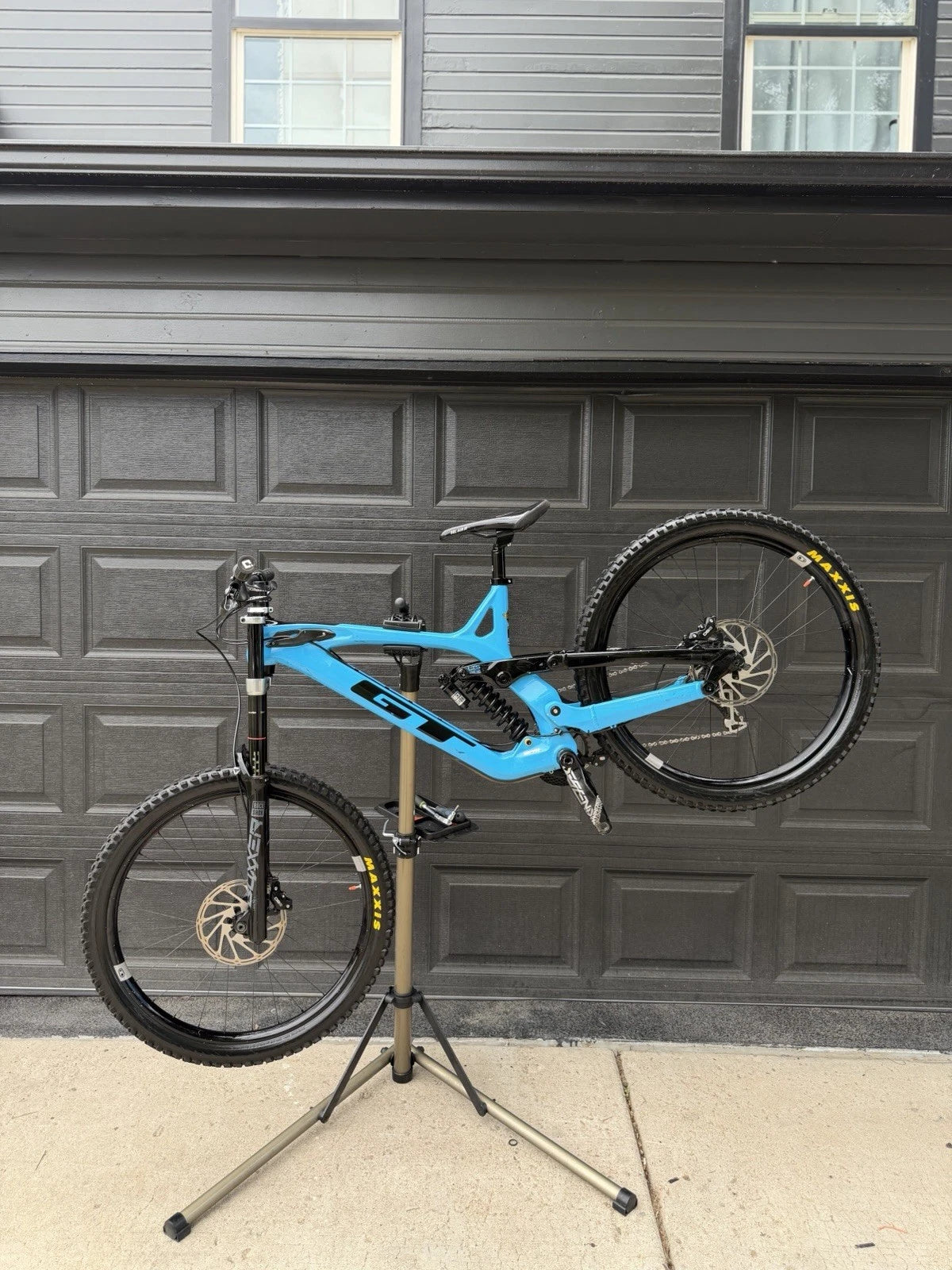 Gt Fury Expert Carbon Downhill Bike Size Large (2022 Model)